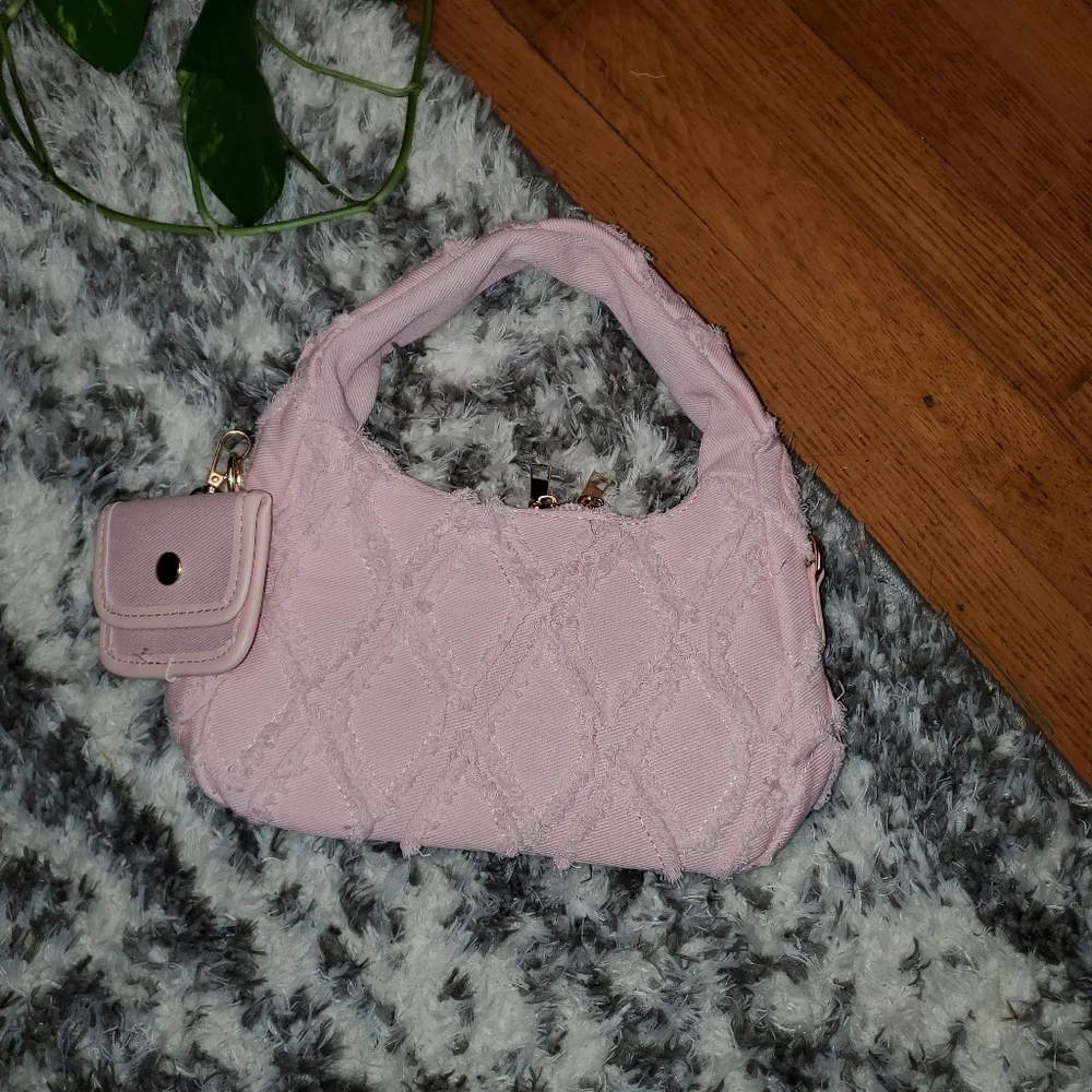 Argyle Pattern Raw Hem Shoulder Bag - Picture 3 of 9